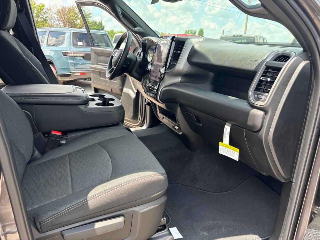 New 2026 RAM 3500 Tradesman AWD/4WD image 40