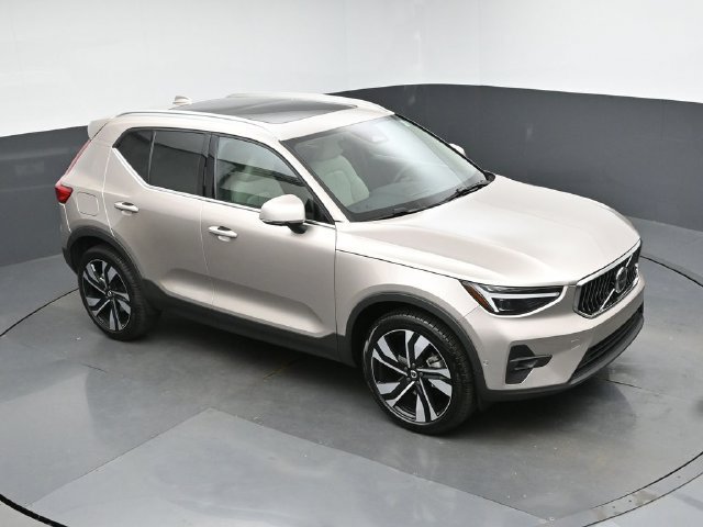 Used 2024 Volvo XC40 B5 Ultimate AWD/4WD image 40