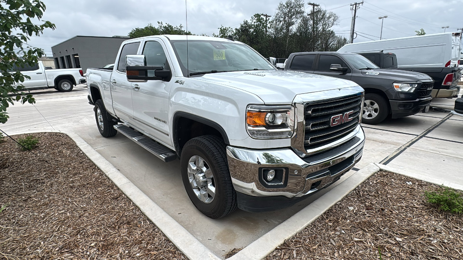 Used 2016 GMC Sierra 2500 SLT w/ Duramax Plus Package AWD/4WD image 3