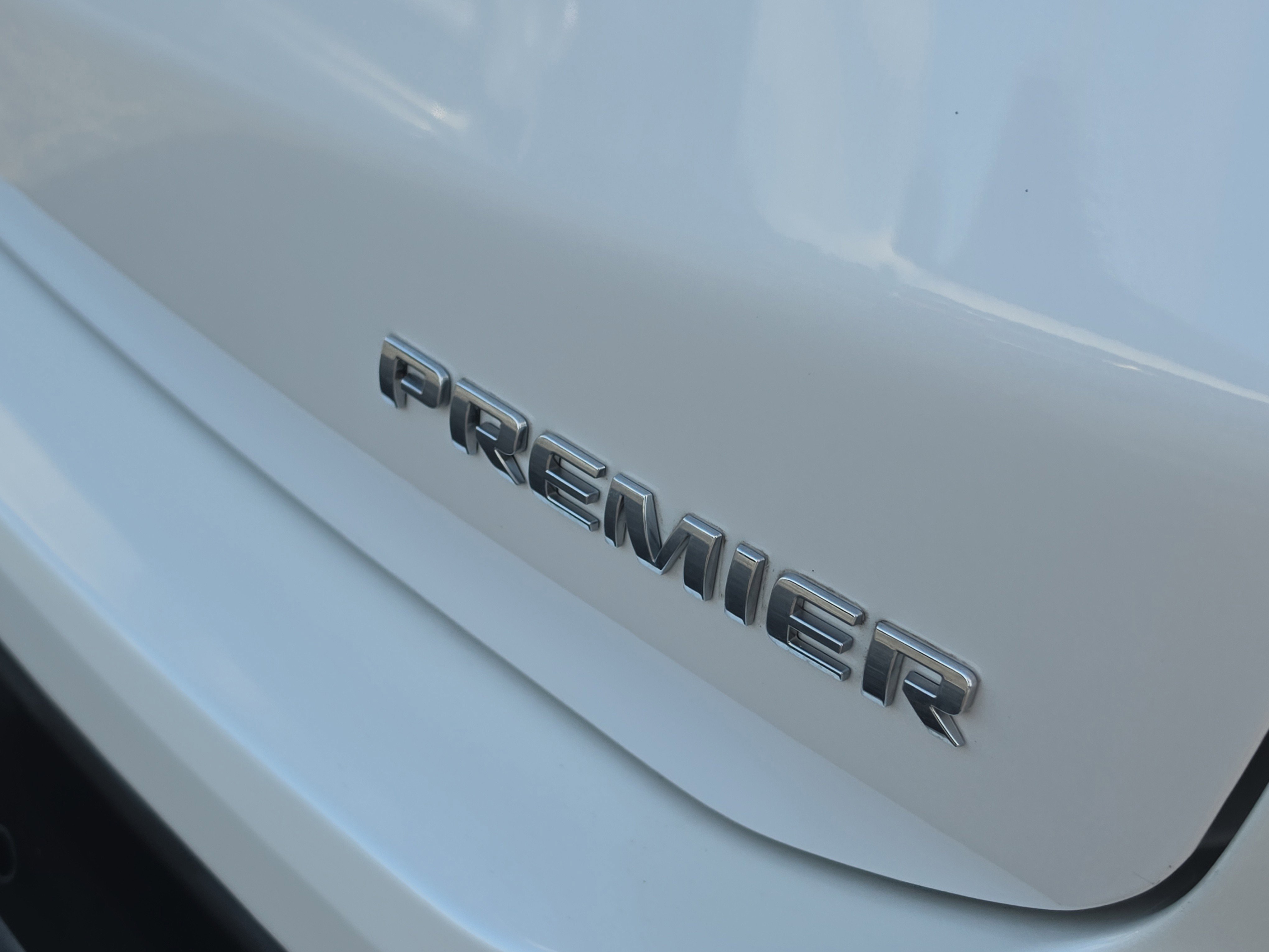 Used 2023 Chevrolet Equinox Premier FWD image 6