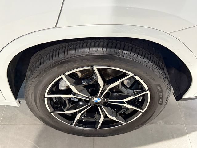 Used 2024 BMW X4 xDrive30i w/ M Sport Package AWD/4WD image 10