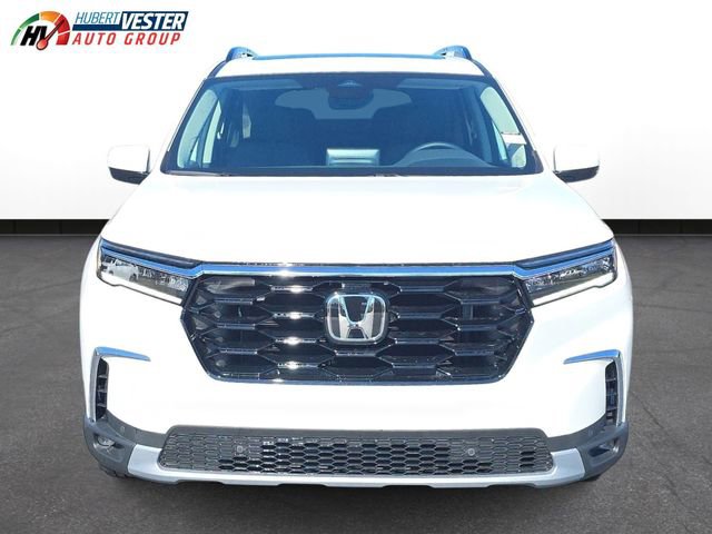 New 2025 Honda Pilot Touring image 3