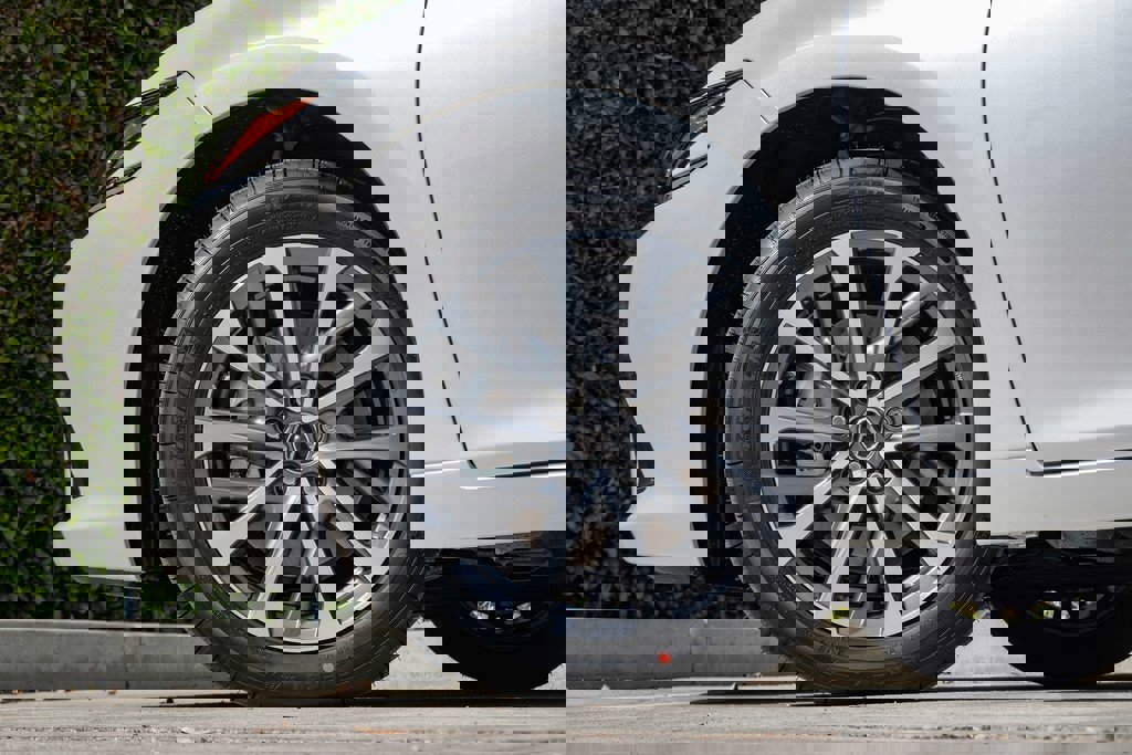 New 2025 Lexus ES 350 image 7