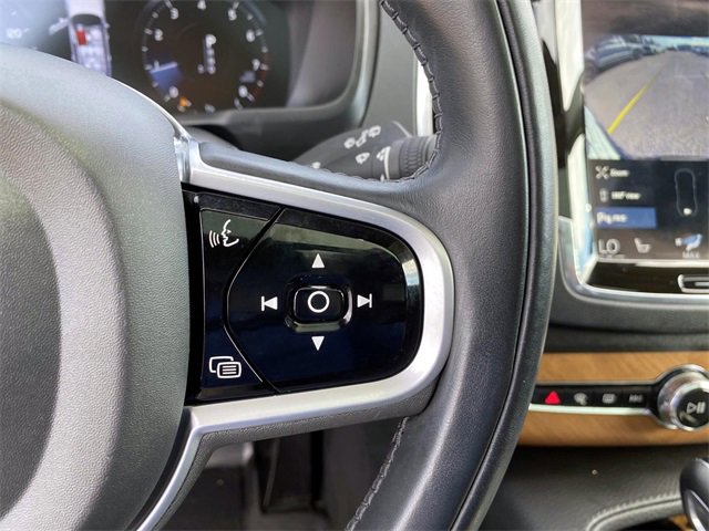 Used 2021 Volvo XC90 T6 Momentum w/ Advanced Package image 16