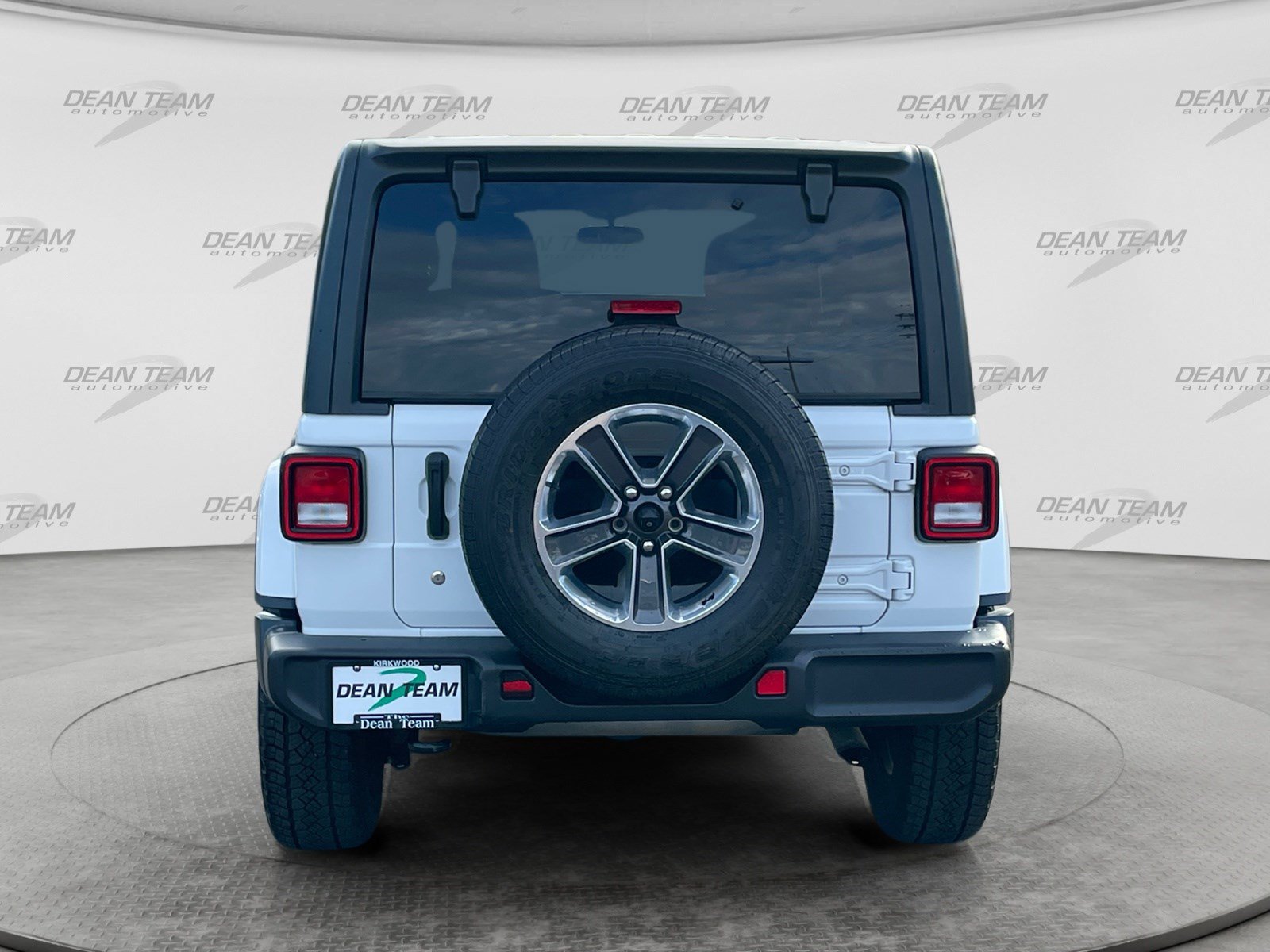 Used 2019 Jeep Wrangler Unlimited Sahara AWD/4WD image 7