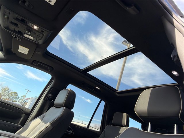 Used 2022 GMC Yukon SLT w/ SLT Premium Package image 33