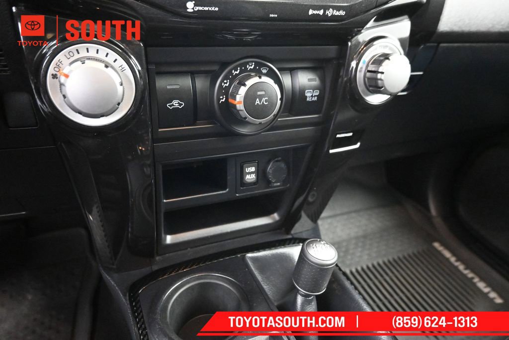 Used 2019 Toyota 4Runner TRD Off-Road Premium AWD/4WD image 19
