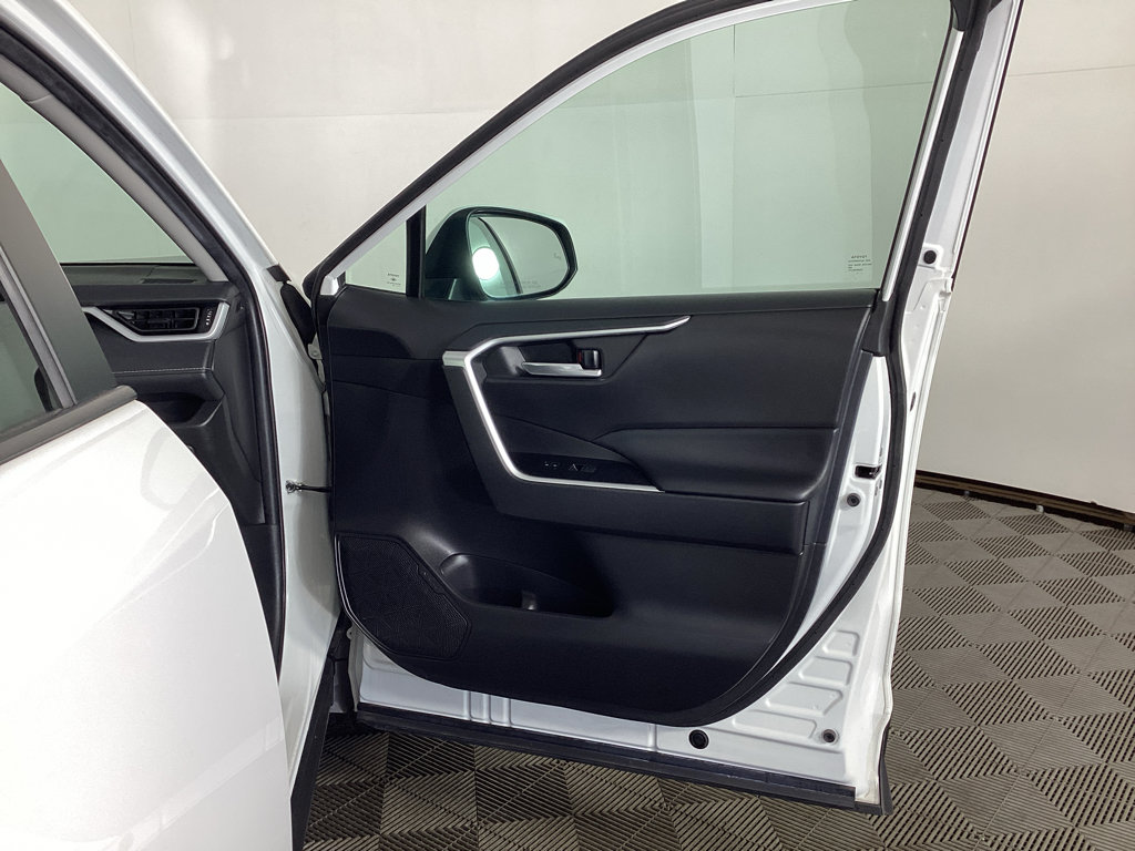 Used 2023 Toyota RAV4 XLE AWD/4WD image 8