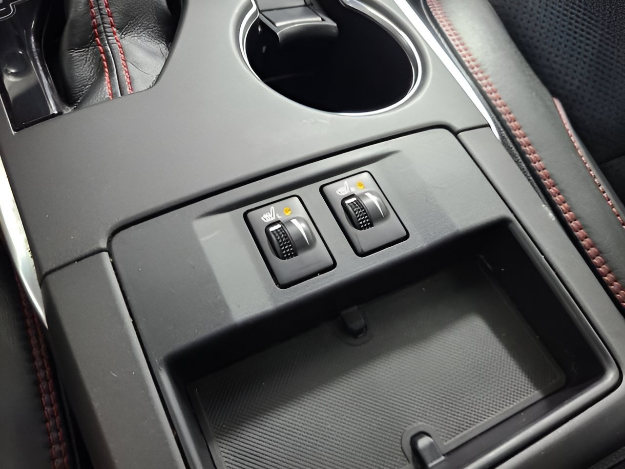Used 2015 Toyota Camry XSE w/ Advanced Technology Package FWD image 37