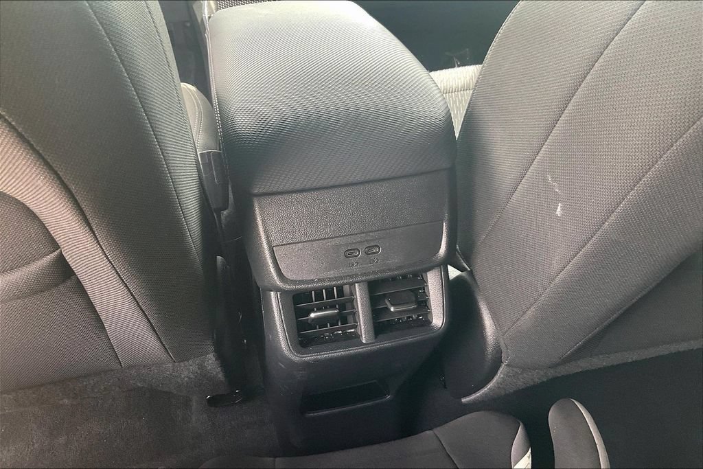 Used 2026 Chevrolet Equinox LT FWD image 32