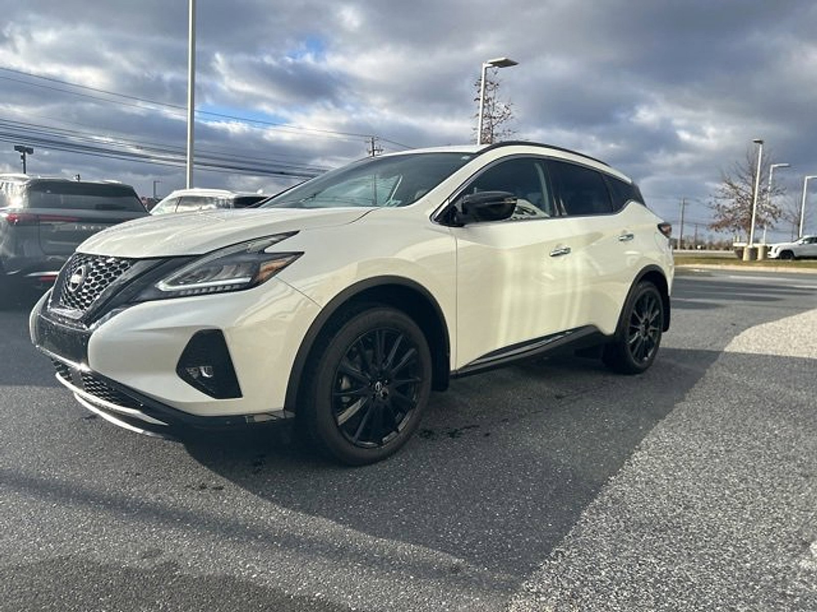 Used 2024 Nissan Murano SV w/ SV Midnight Edition Package image 3