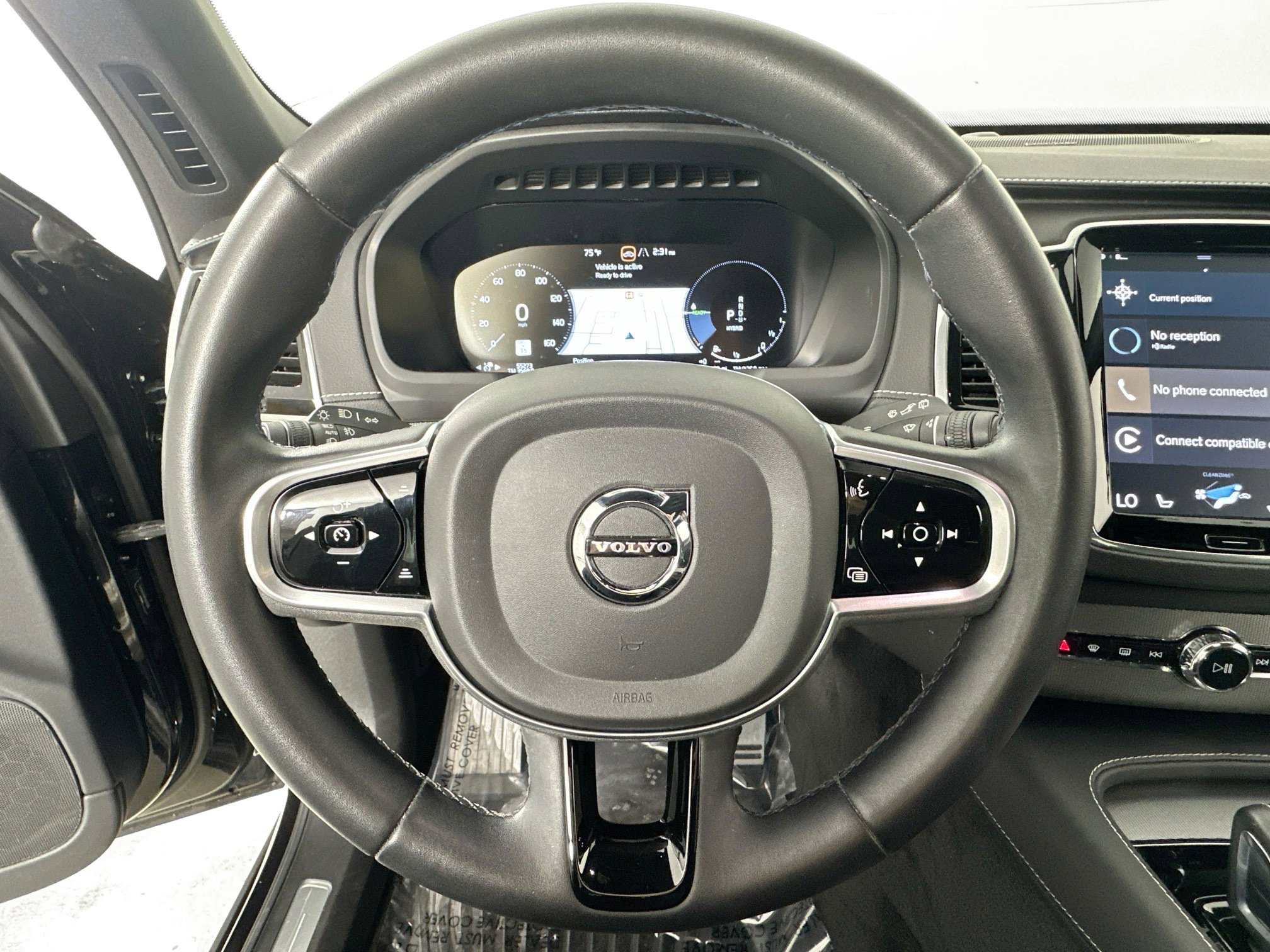 Used 2022 Volvo XC90 T8 R-Design w/ Advanced Package image 11