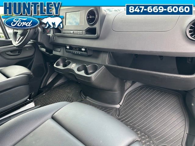Used 2024 Mercedes-Benz Sprinter 2500 w/ Parking Package image 9