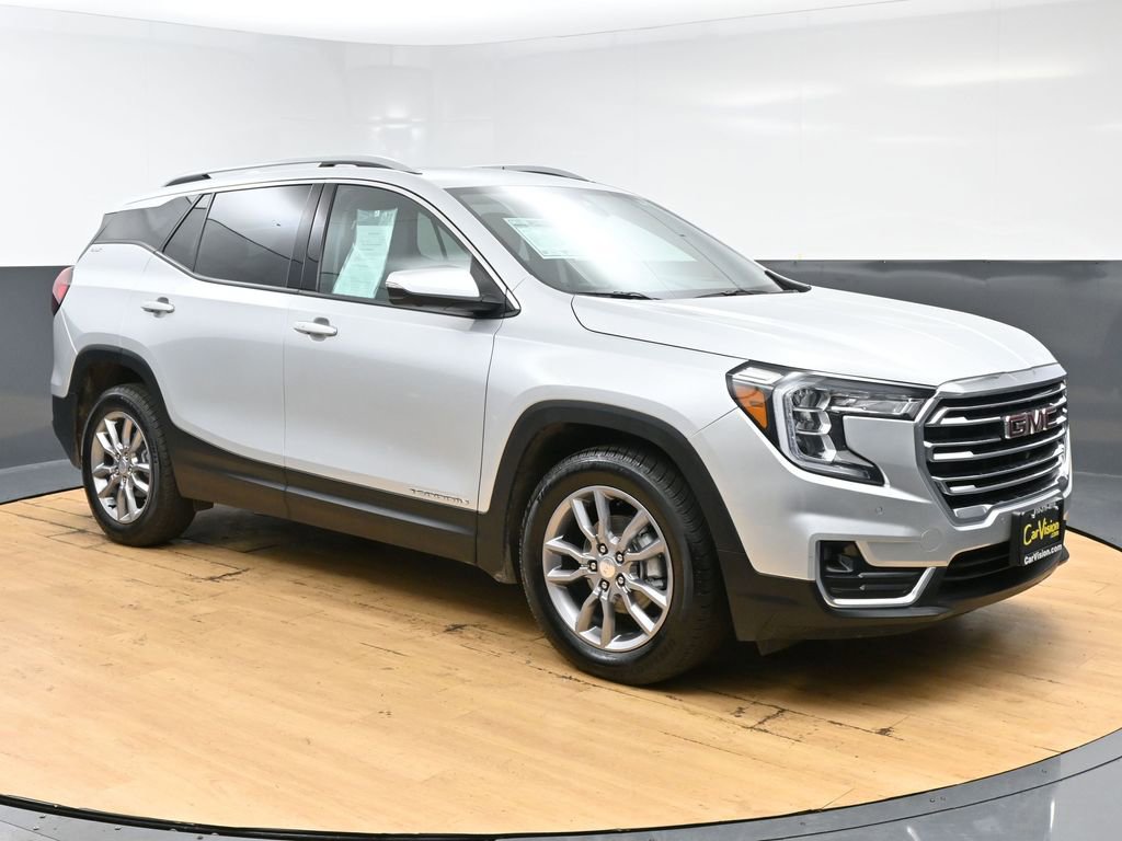 Used 2022 GMC Terrain SLT w/ Infotainment Package II image 3