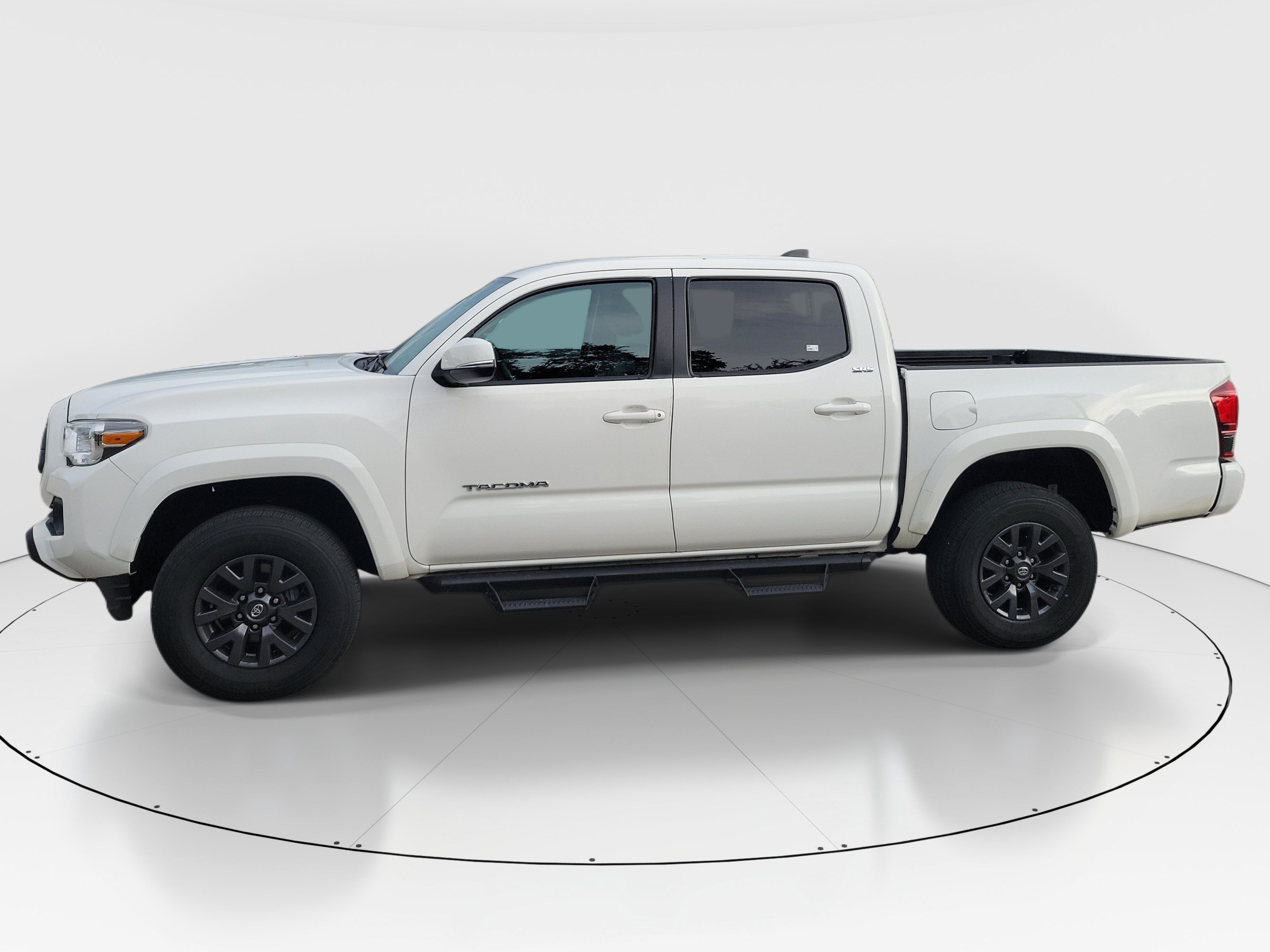 Used 2023 Toyota Tacoma SR5 w/ Technology Package RWD image 4