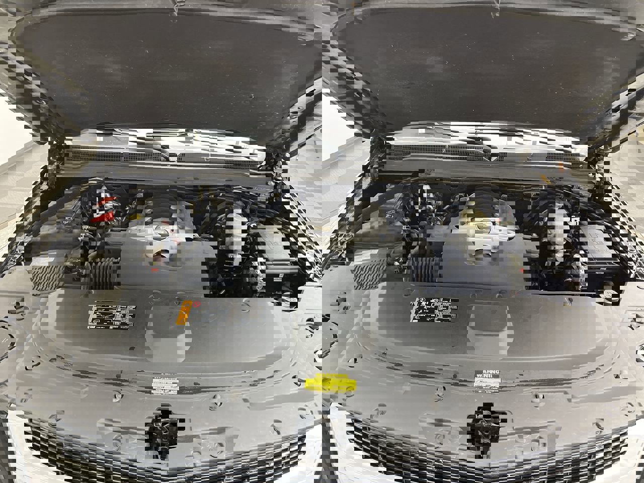 Used 2019 Cadillac Escalade ESV Premium Luxury image 35