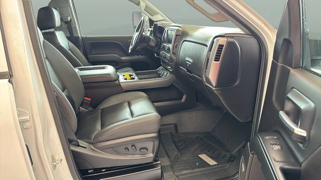 Used 2019 GMC Sierra 2500 SLT w/ All Terrain HD Package AWD/4WD image 21