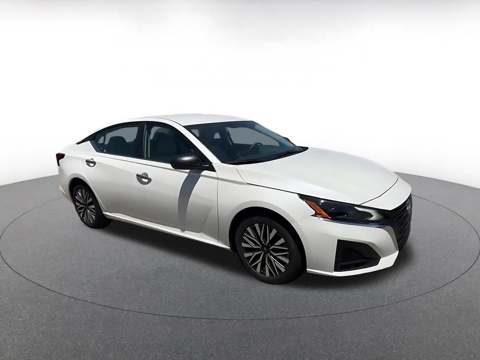 Used 2025 Nissan Altima 2.5 SV FWD video 2