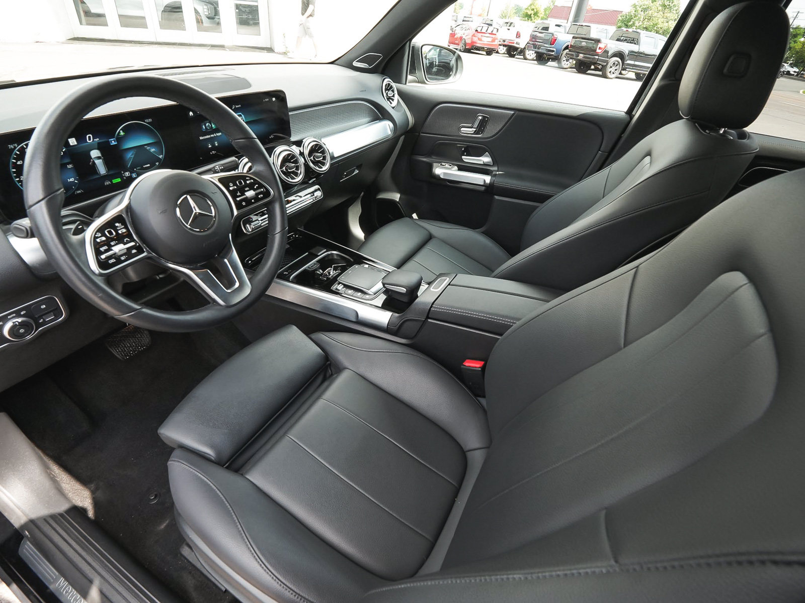 Used 2023 Mercedes-Benz EQB 300 4MATIC w/ Pinnacle Package image 18