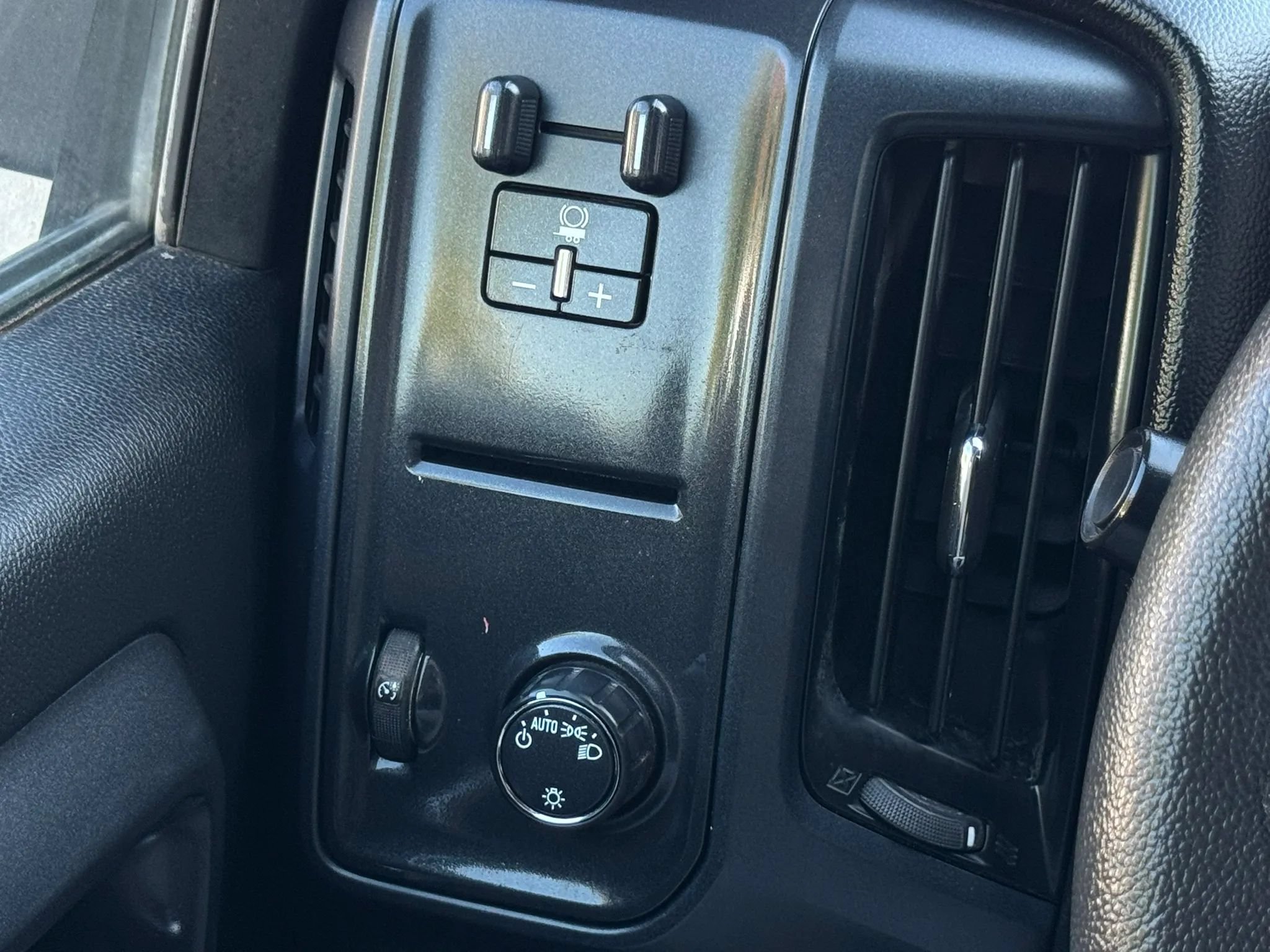 Used 2017 Chevrolet Silverado 1500 LS w/ Trailering Package AWD/4WD image 33