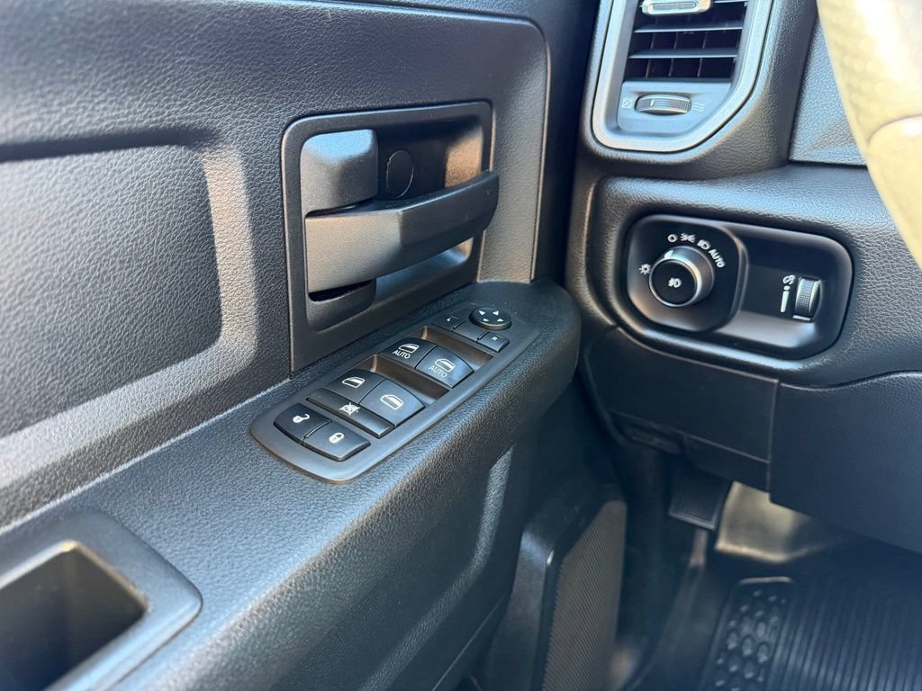 Used 2021 RAM 5500 Tradesman w/ Chrome Appearance Group AWD/4WD image 14