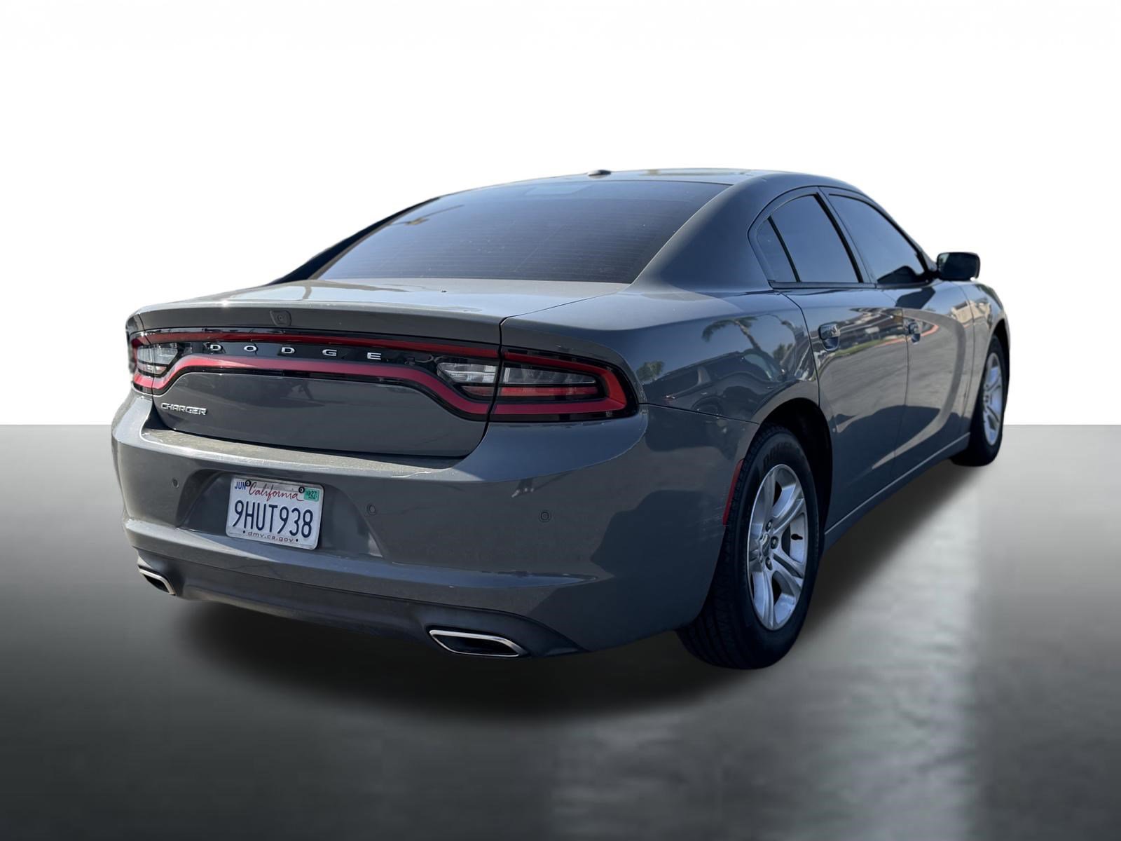 Used 2019 Dodge Charger SXT w/ Leather Interior Group RWD image 7