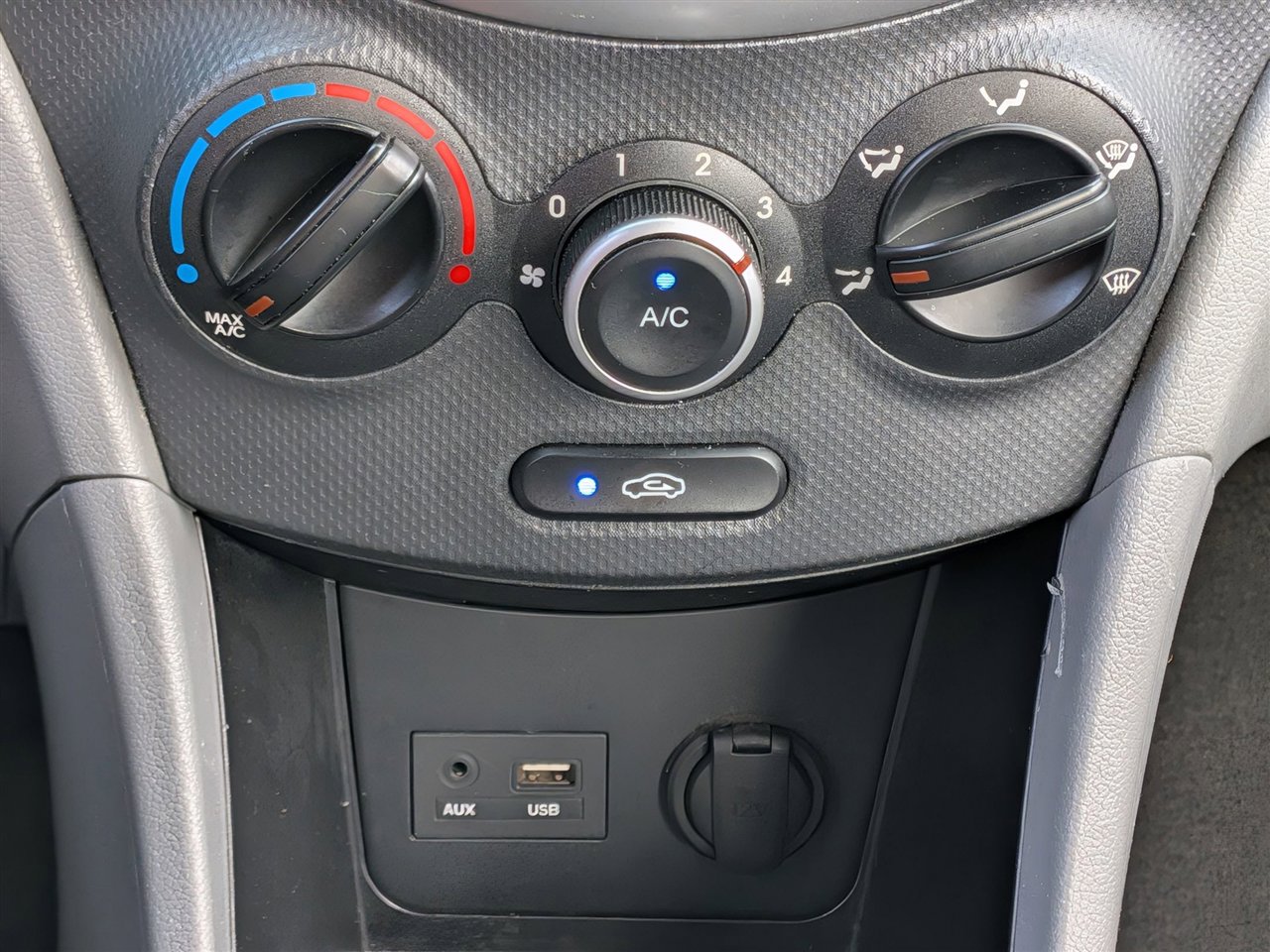 Used 2014 Hyundai Accent GS image 19