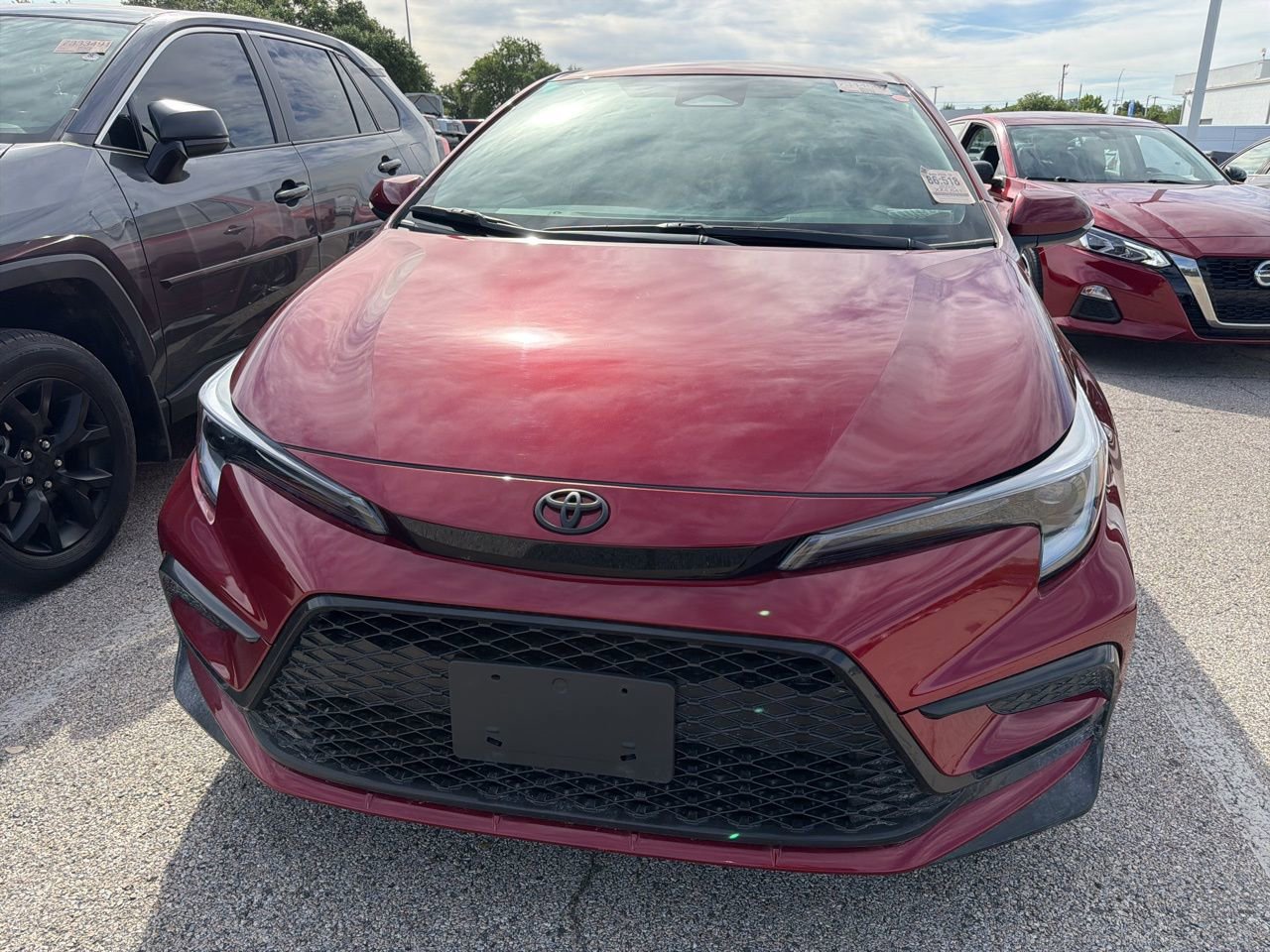 Used 2025 Toyota Corolla SE image 2