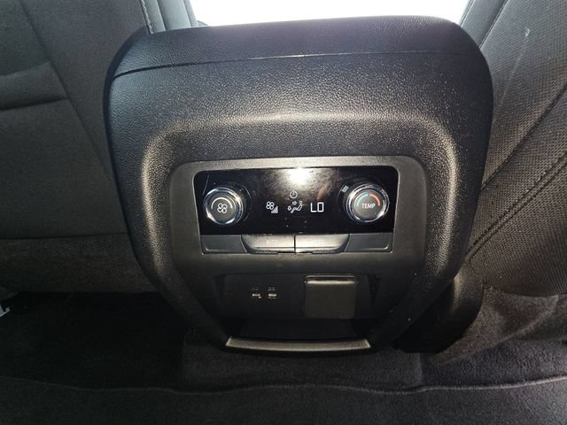 Used 2024 Chevrolet Traverse Z71 AWD/4WD image 23