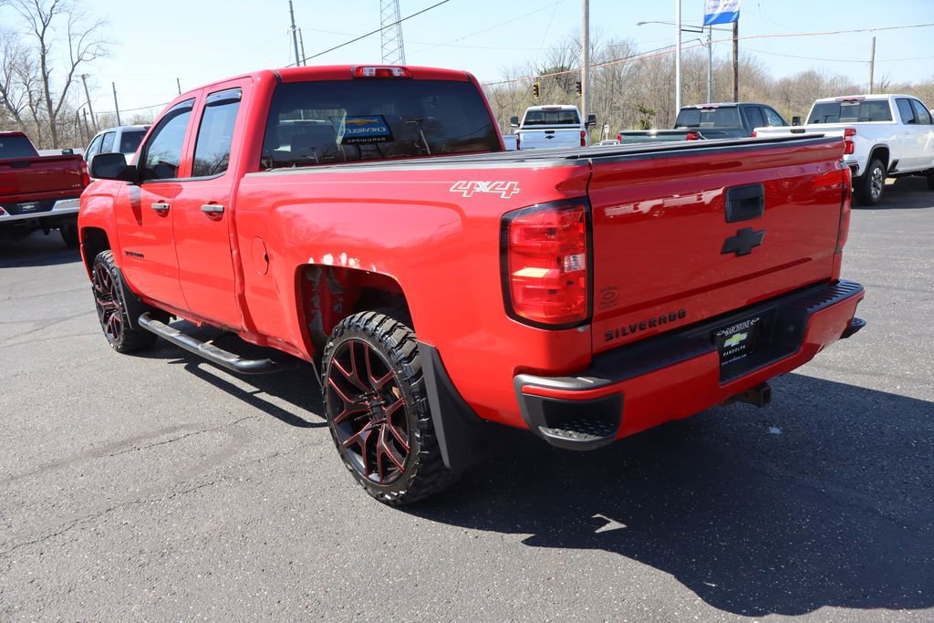 Used 2017 Chevrolet Silverado 1500 Custom w/ Custom Convenience Package image 3