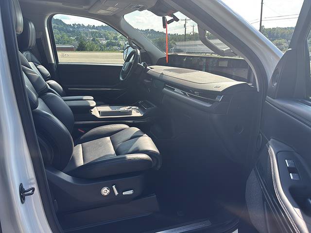 Used 2025 Lincoln Navigator L Reserve AWD/4WD image 20