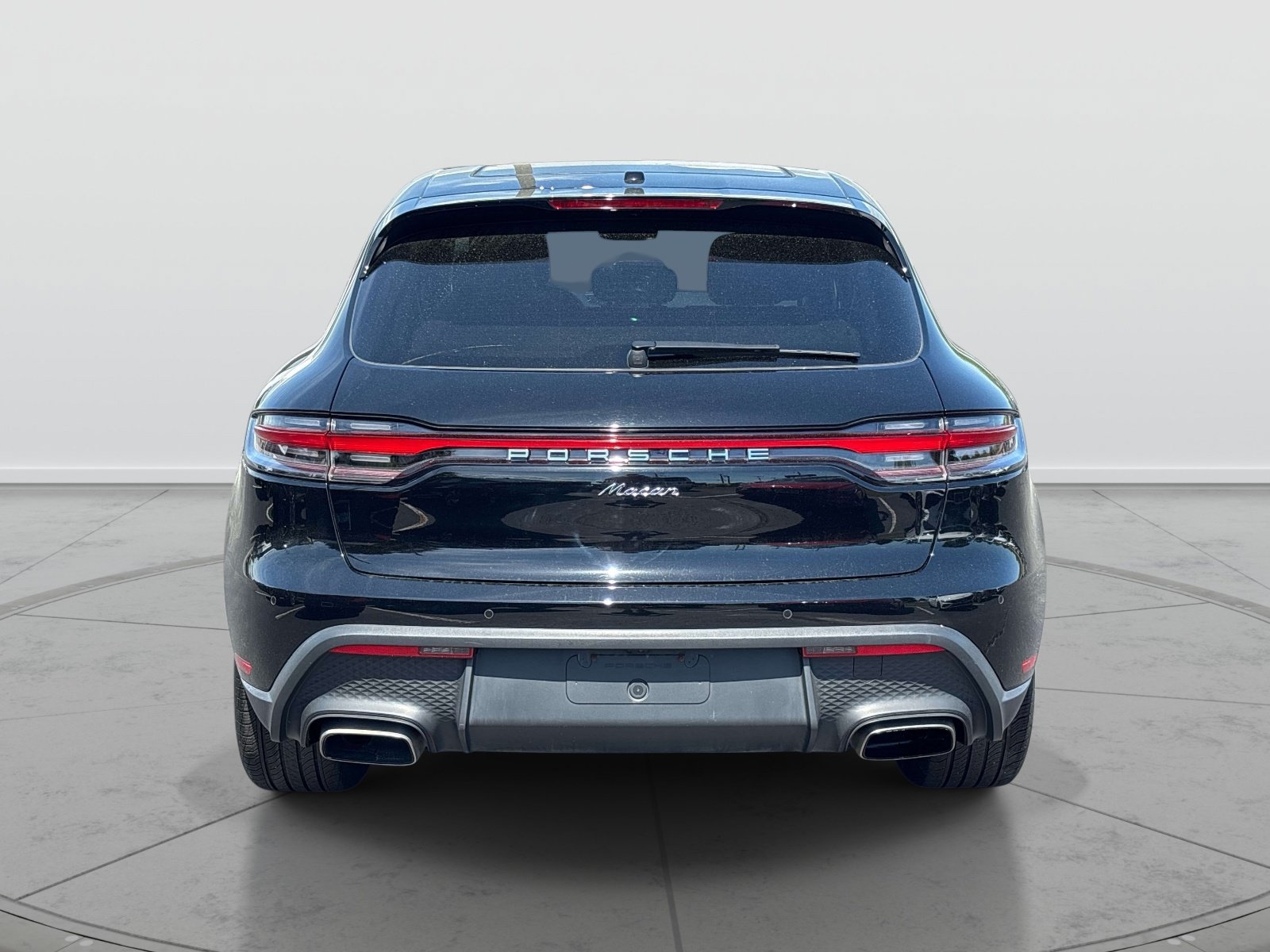 Used 2024 Porsche Macan AWD/4WD image 4