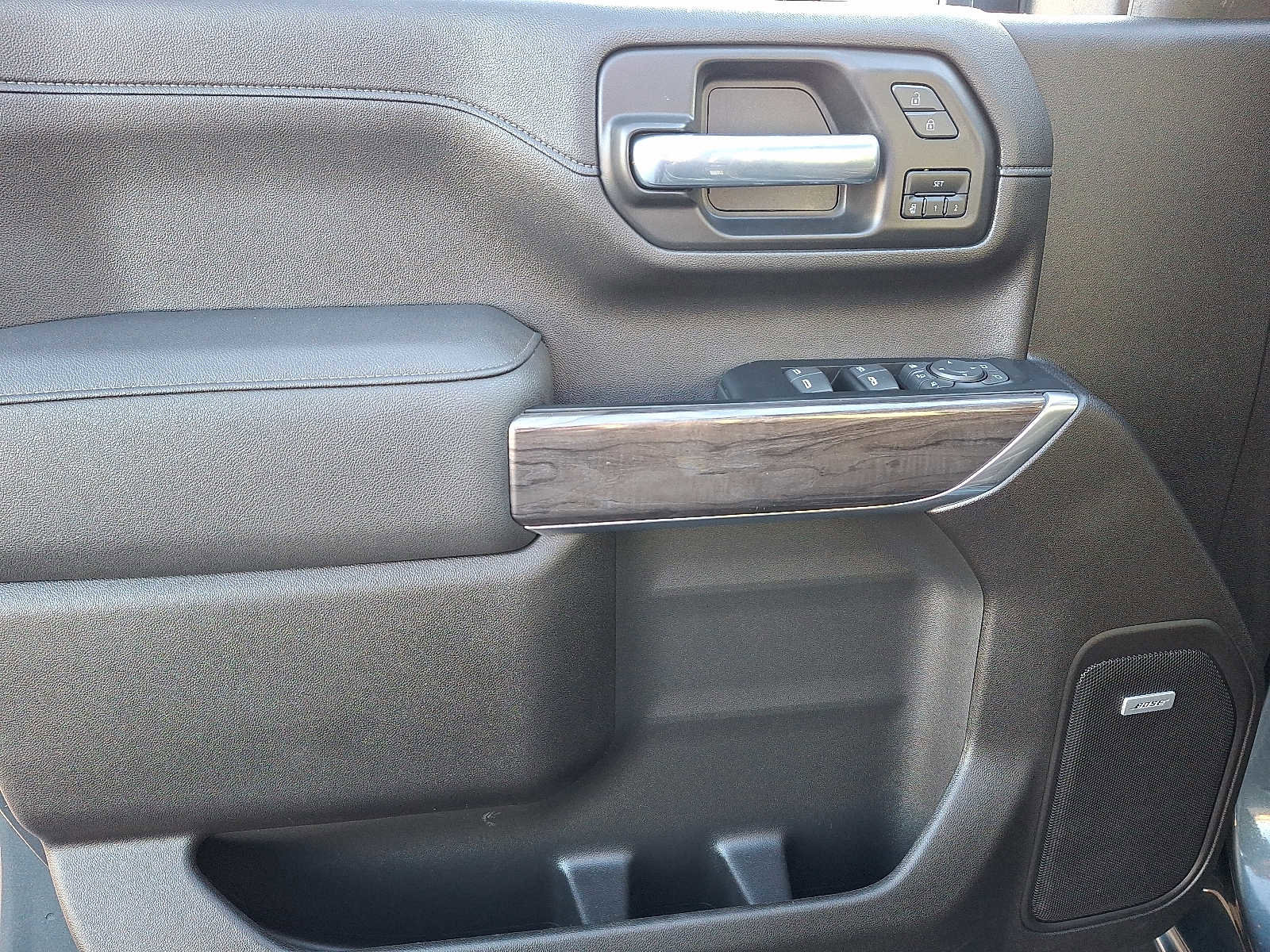 Used 2020 Chevrolet Silverado 2500 LTZ w/ LTZ Plus Package image 12