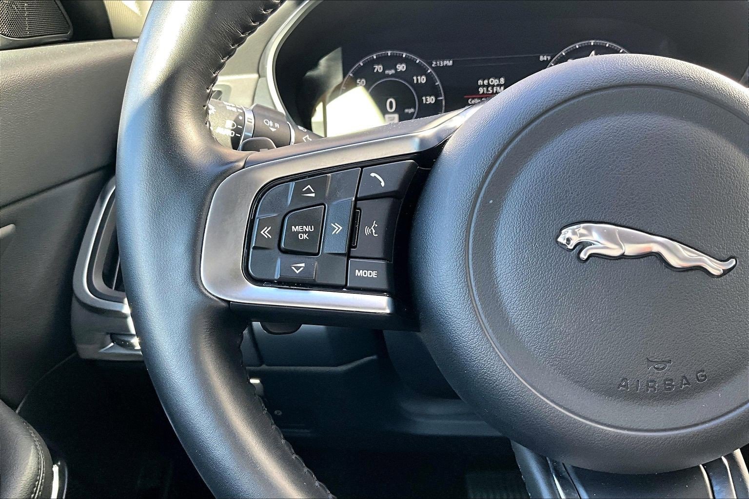 Used 2020 Jaguar E-PACE SE image 18