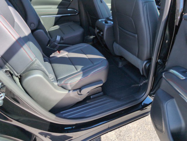 New 2026 Chevrolet Traverse Z71 w/ Driver Confidence Package image 17