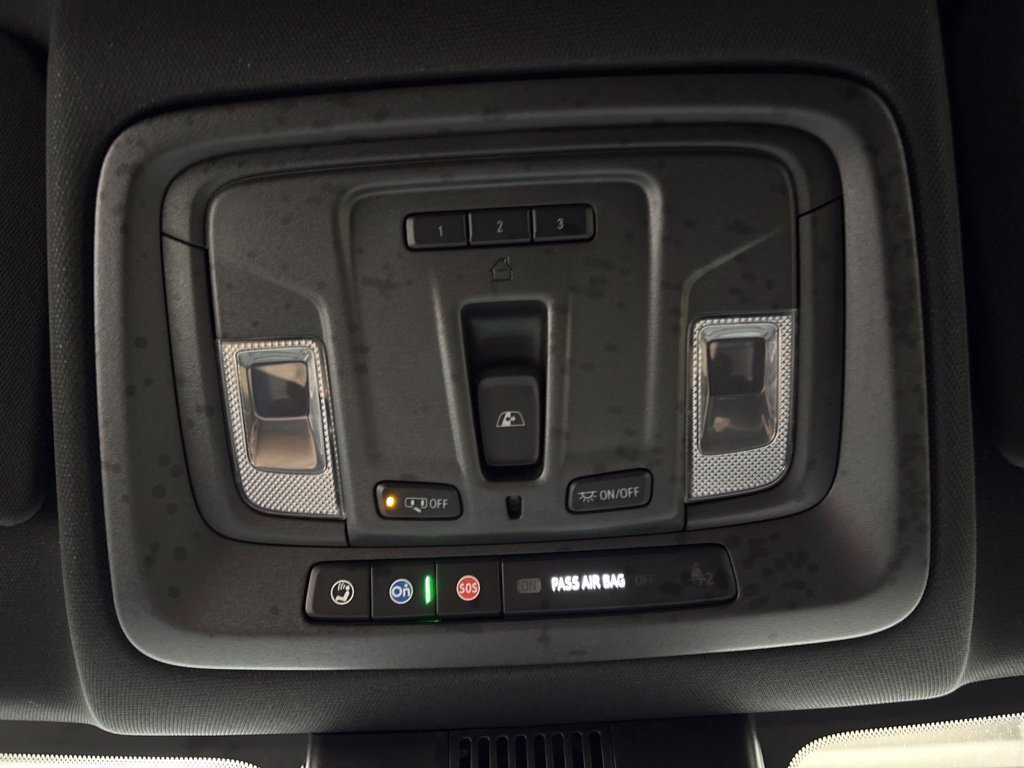 Certified 2023 Chevrolet Silverado 1500 High Country w/ Technology Package AWD/4WD image 30