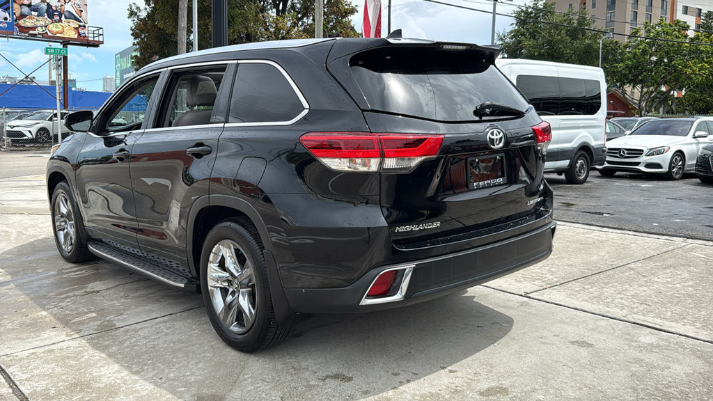 Used 2018 Toyota Highlander Limited Platinum AWD/4WD image 11