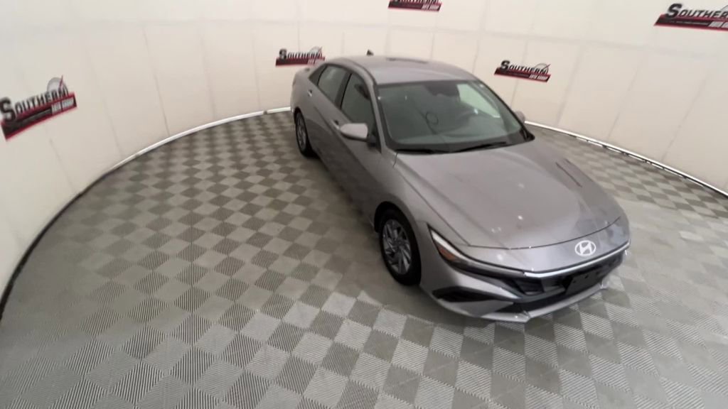 Used 2024 Hyundai Elantra SEL image 6