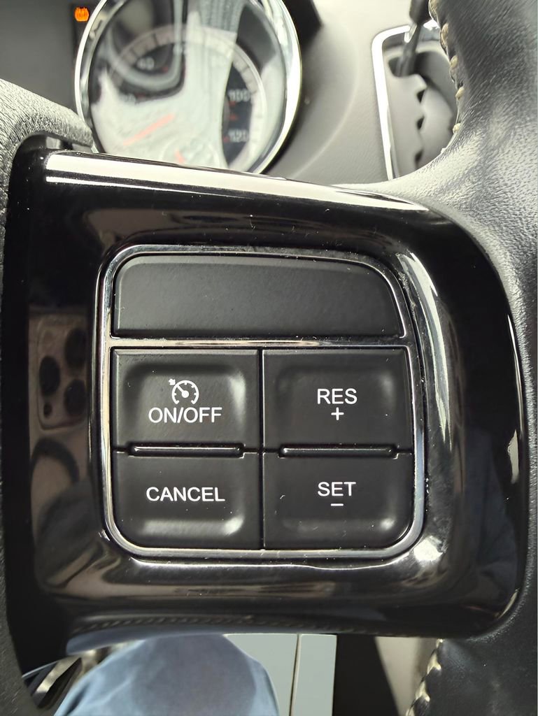 Used 2020 Dodge Grand Caravan SXT FWD image 28