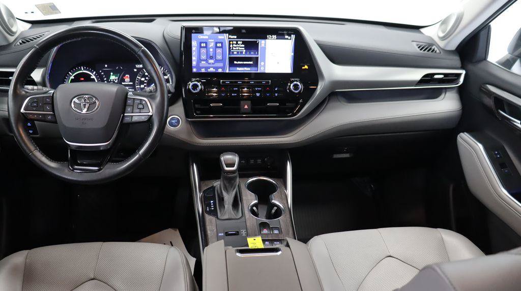 Used 2021 Toyota Highlander Platinum AWD/4WD image 30