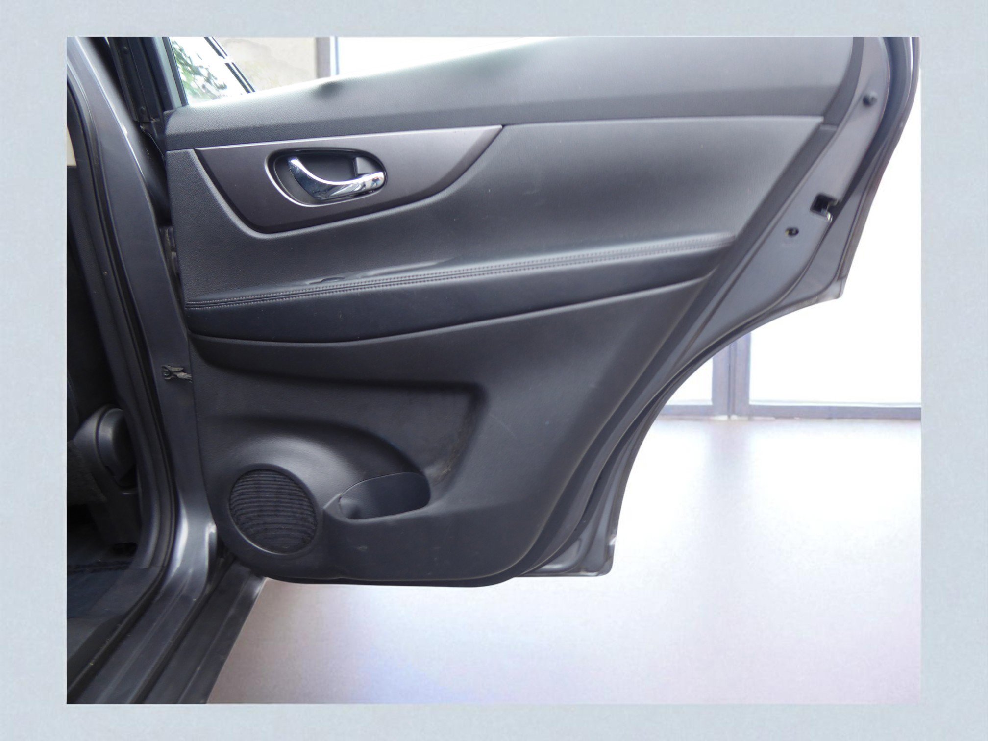 Used 2016 Nissan Rogue S image 21