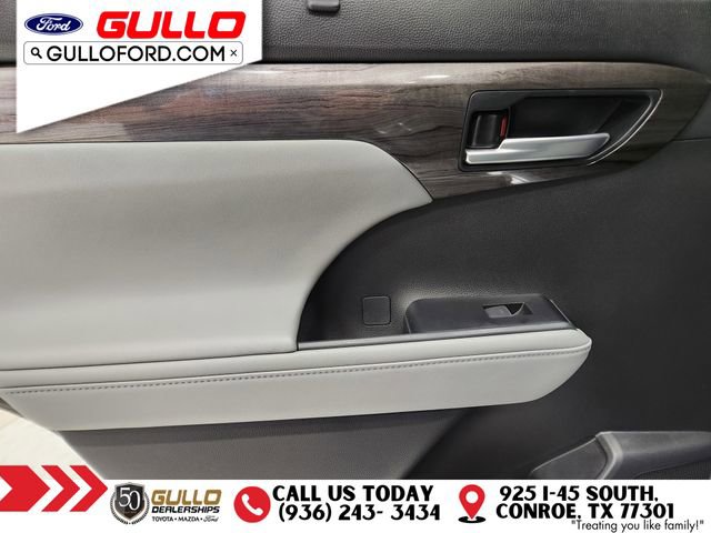 Used 2023 Toyota Highlander Limited image 16