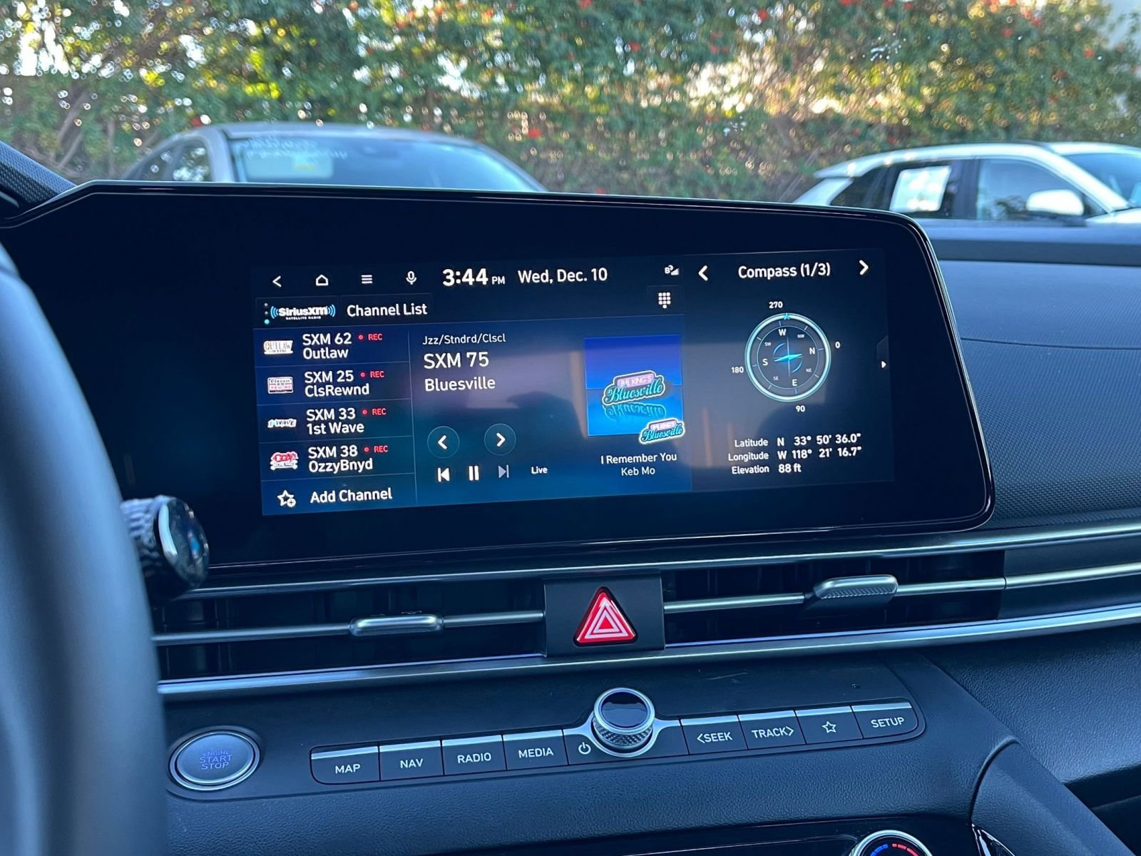 Used 2025 Hyundai Elantra Limited image 18