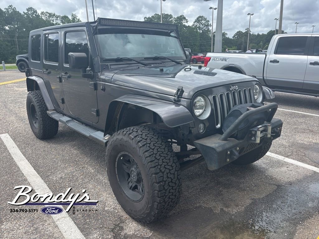 Used 2016 Jeep Wrangler Unlimited Sahara w/ Connectivity Group AWD/4WD image 3