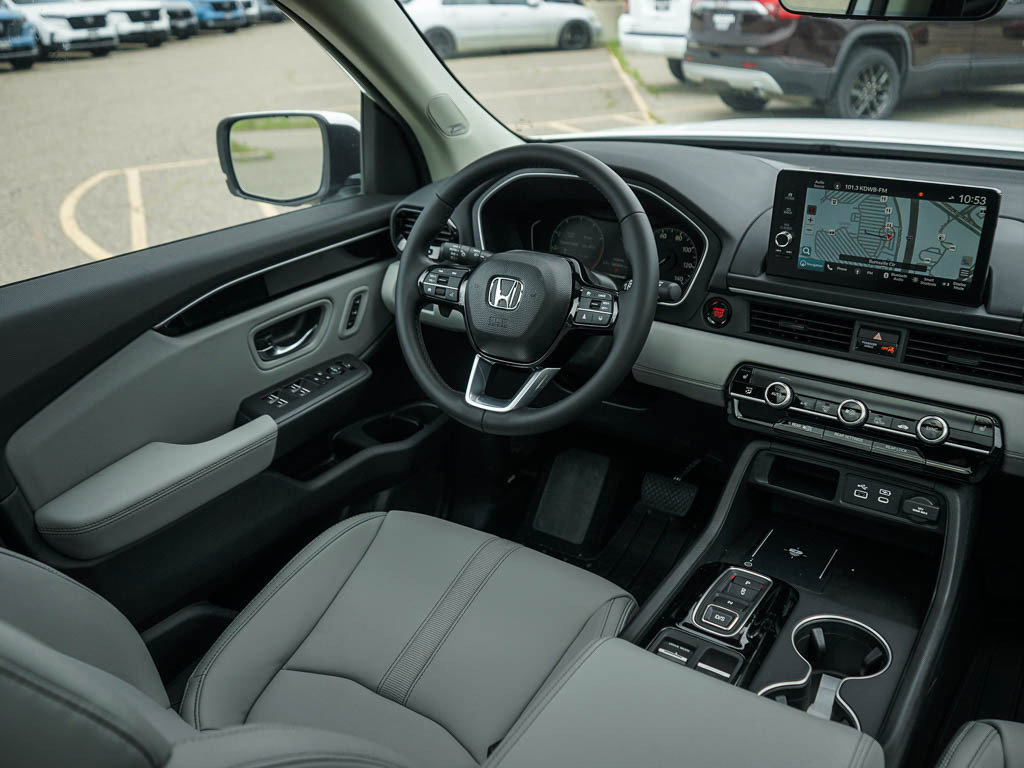 New 2025 Honda Pilot Touring image 16