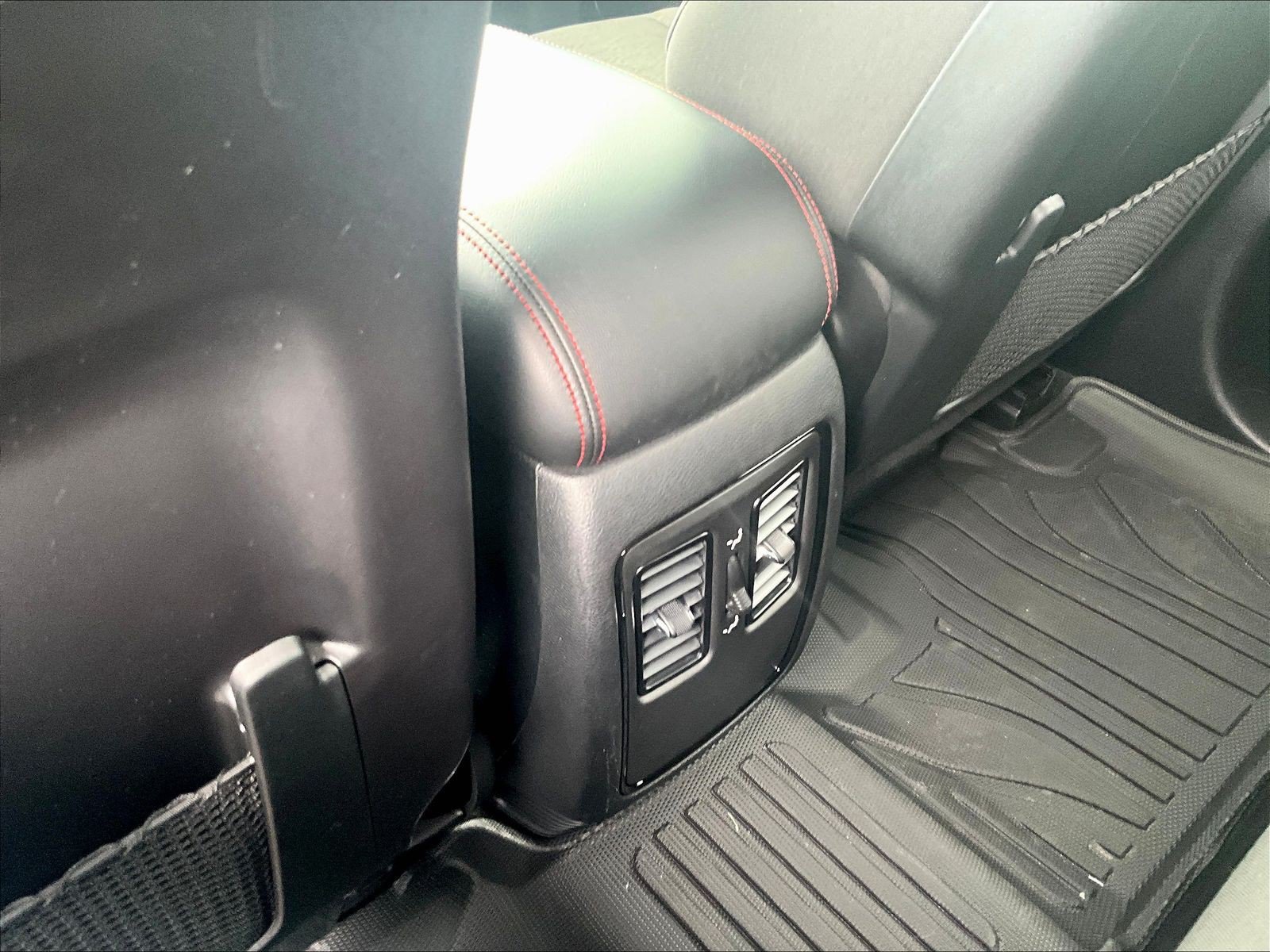 Used 2025 Dodge Durango GT w/ Blacktop Package AWD/4WD image 10
