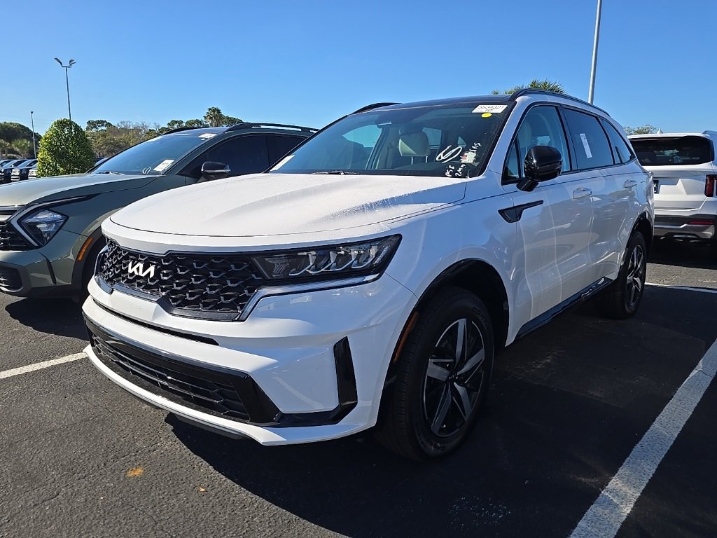 Certified 2023 Kia Sorento S w/ Panoramic Sunroof Package image 3