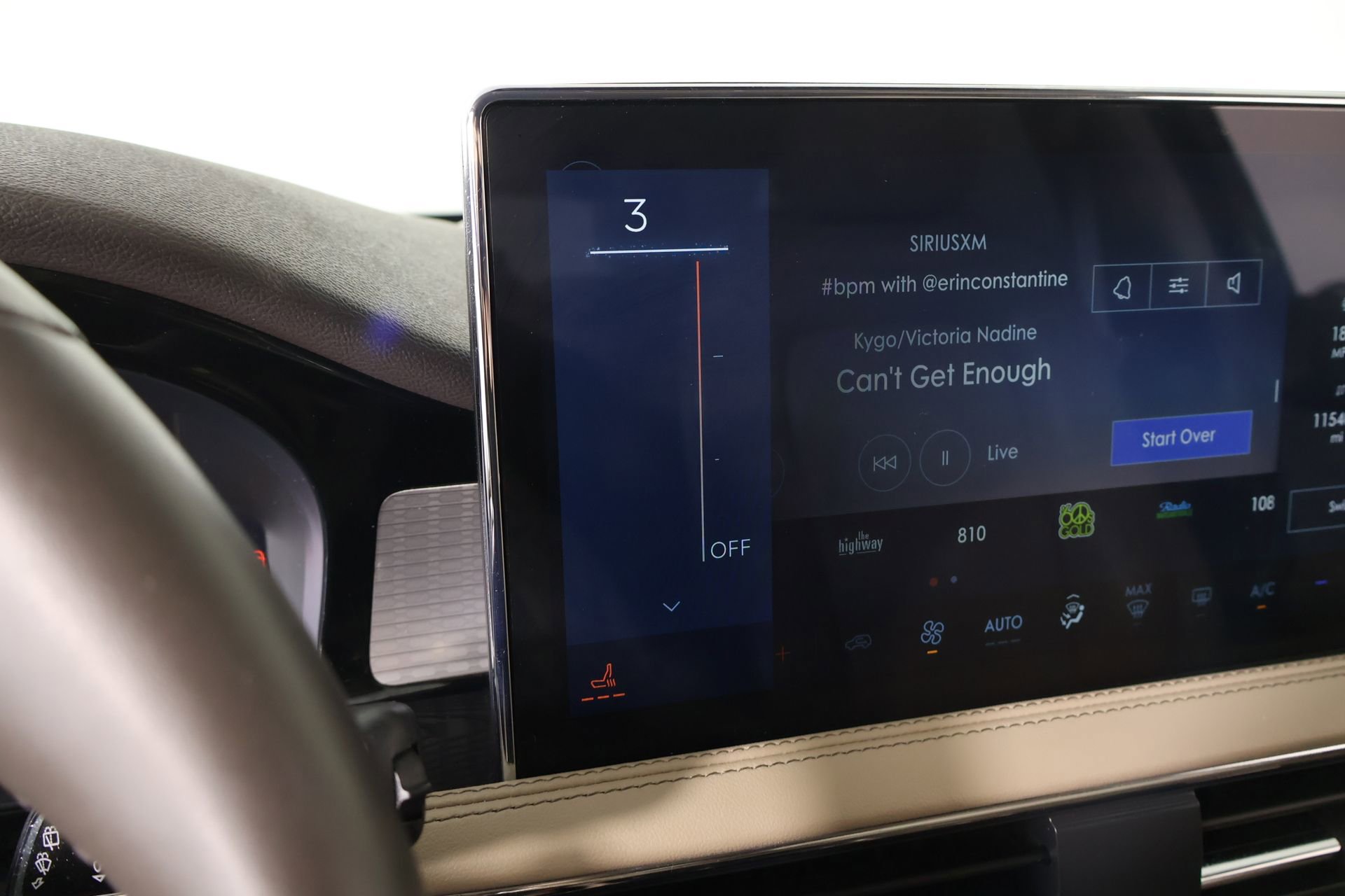 Used 2023 Lincoln Corsair FWD image 7