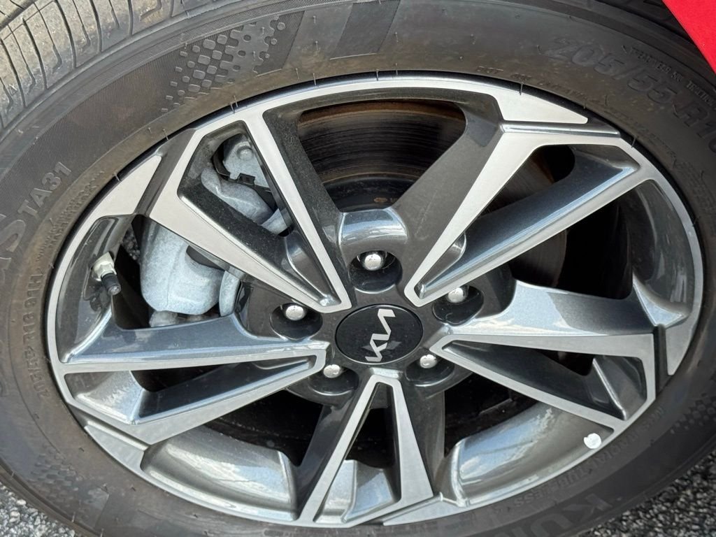 Used 2023 Kia Forte LXS image 12