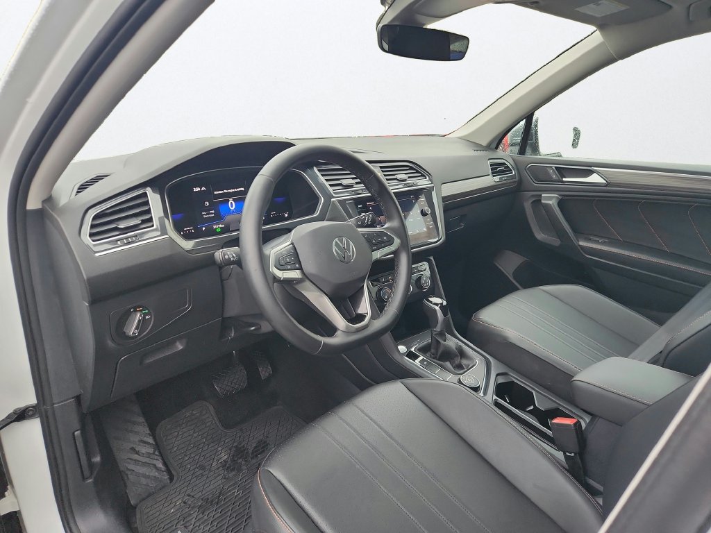 Certified 2024 Volkswagen Tiguan Wolfsburg Edition AWD/4WD image 10
